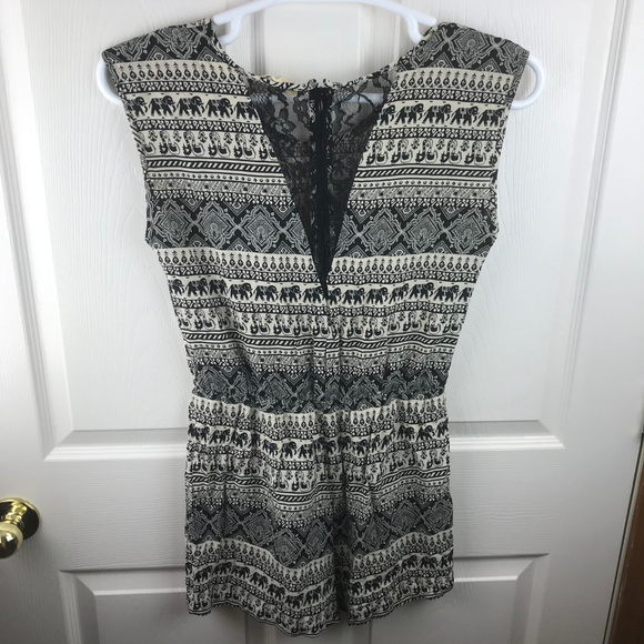 Staring at Stars Elephant Romper Black Ivory Small - Picture 5 of 5